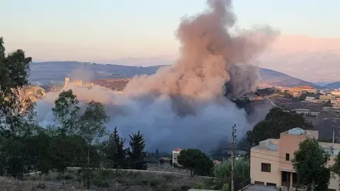 Israel's Airstrikes Hit Southeastern Lebanese Territory