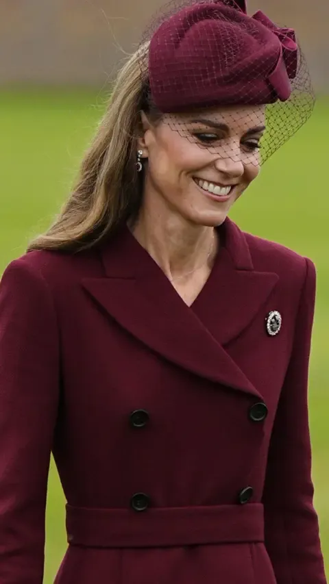 Melania’s Headpiece, Catherine’s Plumed Pin and Other Standout Looks Thus Far
